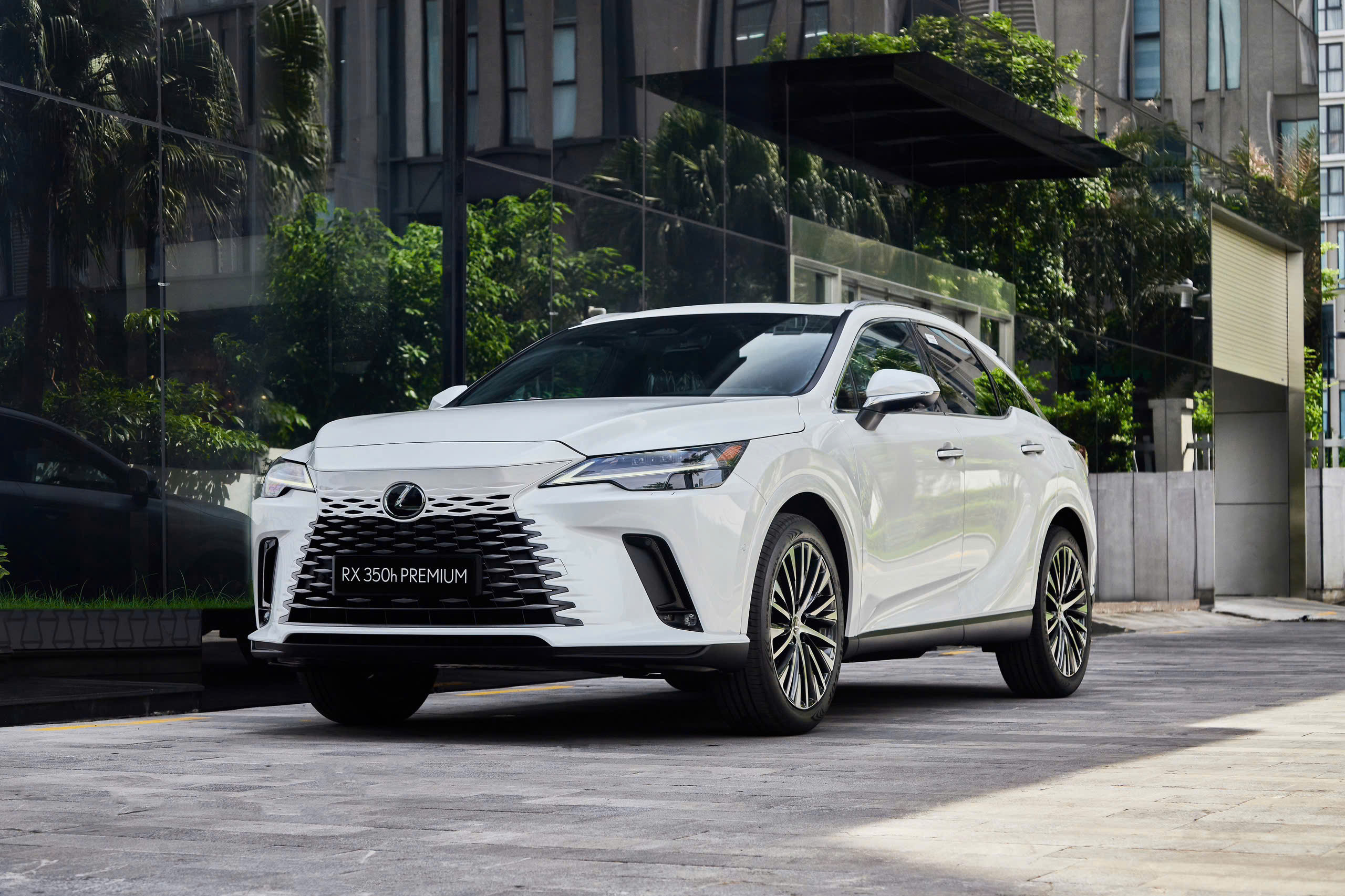 Tại sao Lexus RX350h Premium màu Trắng luôn là lựa chọn số 1