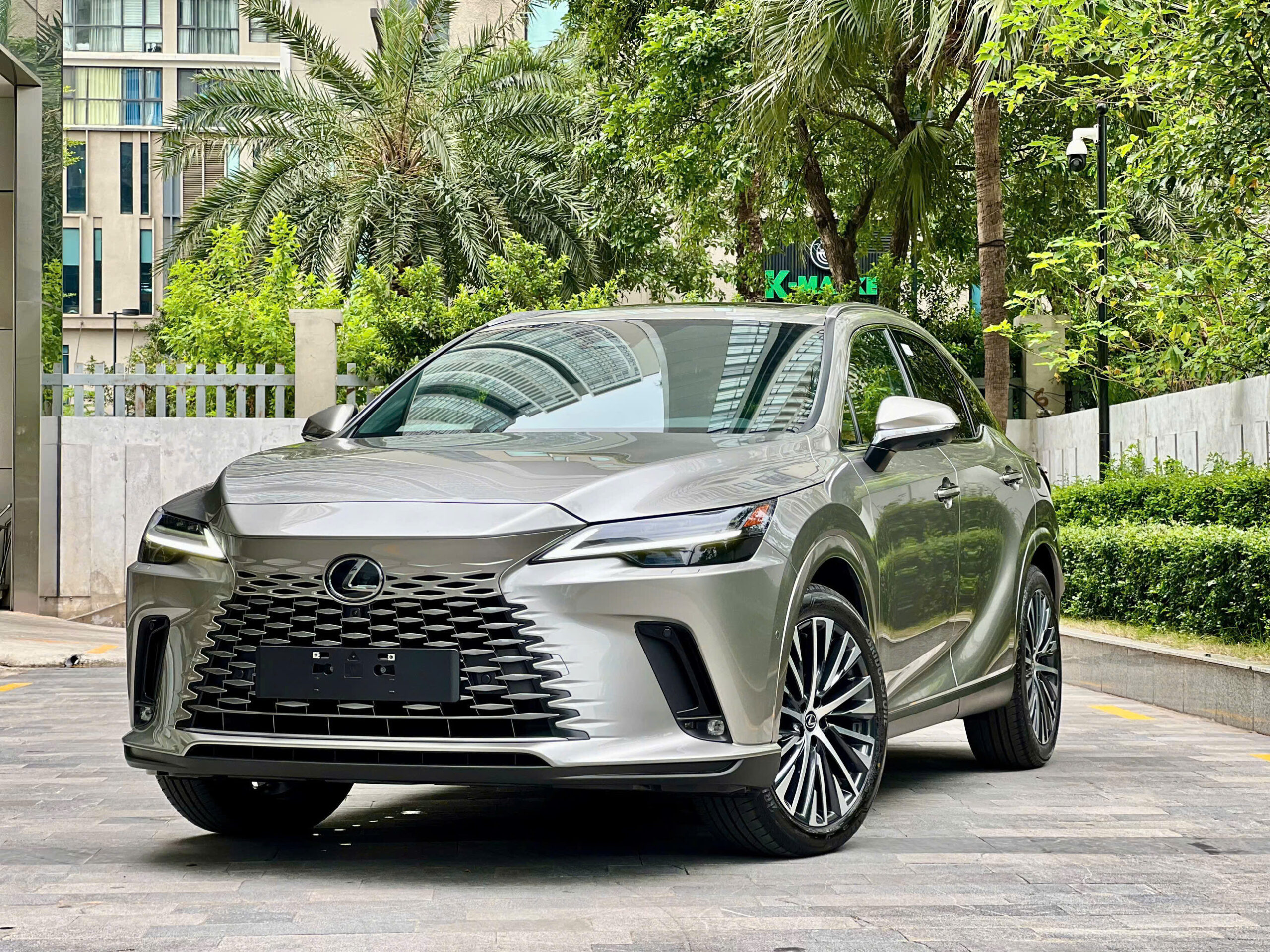 So sánh khác biệt giữa Lexus RX350h Premium và RX350h Luxury
